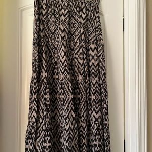 Old Navy Black and gray maxi skirt